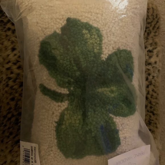 Peking Handcraft Shamrock Decorative Pillow 🍀💚 - Picture 4 of 6